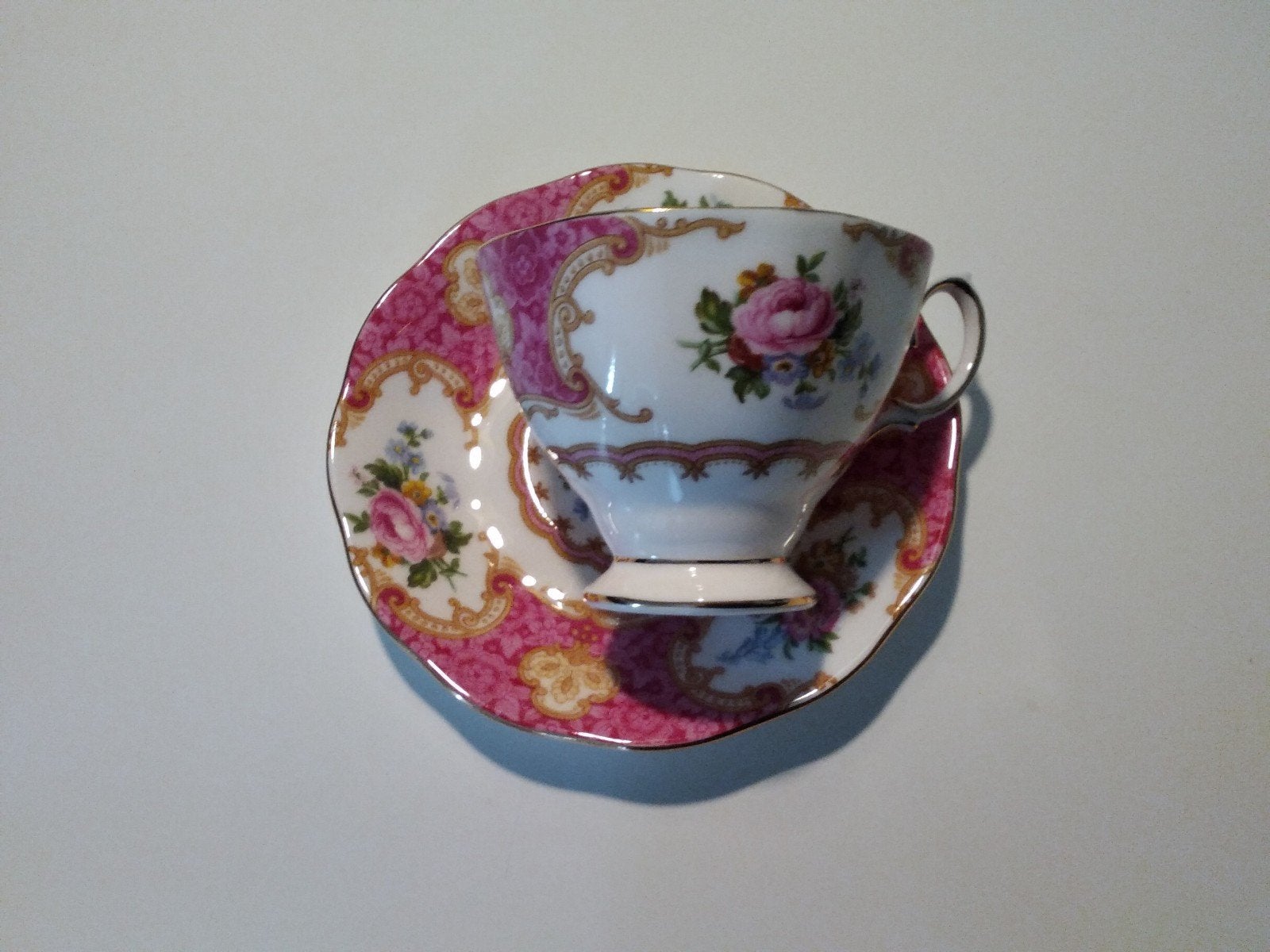 Royal Albert, Bone China  ,Lady Carlyte kop en schotel, Ophalen of Verzenden