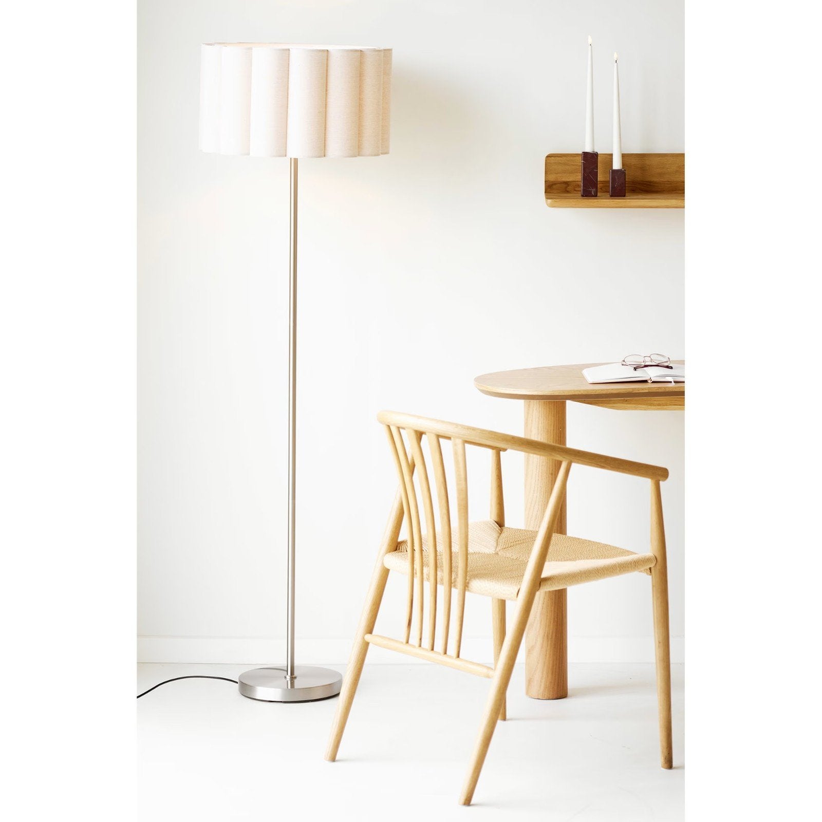 Wattom Vloerlamp Beige - Strak en Sfeervol, Ophalen of Verzenden, Onbekend, Modern, Strak, Scandinavisch, 150 tot 200 cm