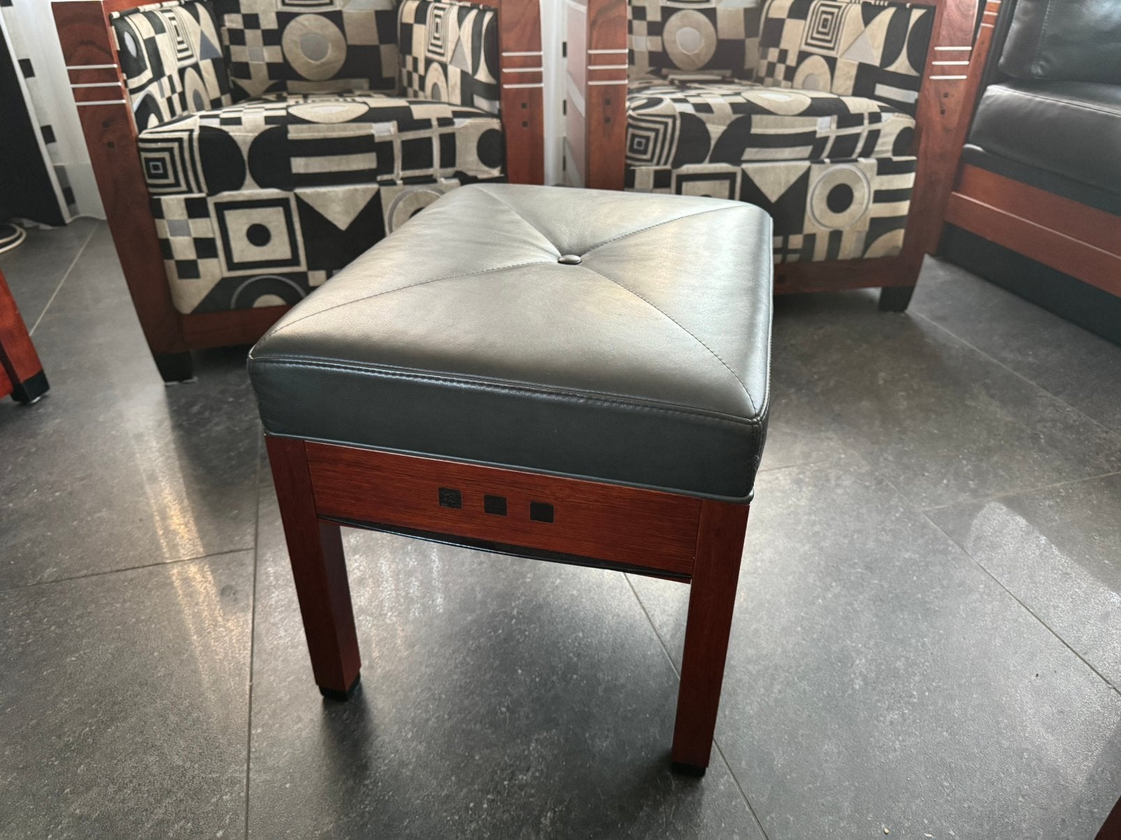 Schuitema voetenbank hocker decoforma, Ophalen, Minder dan 50 cm, Zo goed als nieuw, Rechthoekig