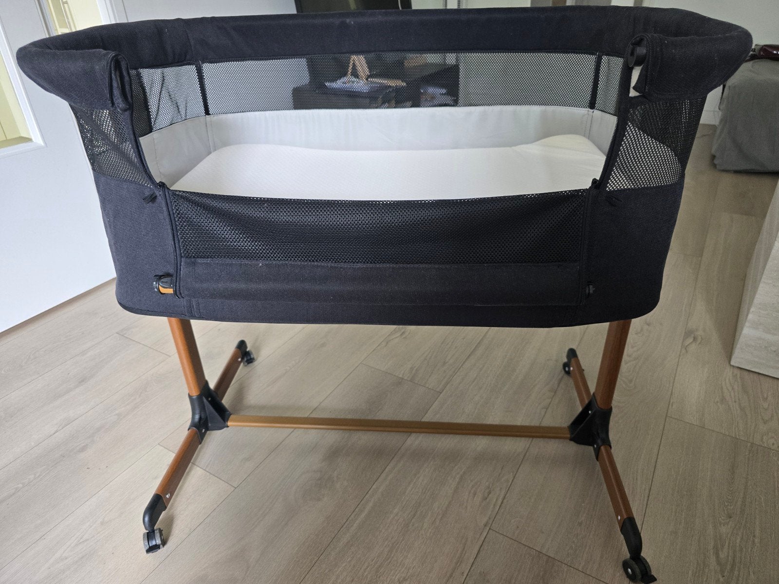 Co-sleeper/Wieg met verstelbare hoogte en wieltjes, Ophalen of Verzenden, Zo goed als nieuw, Wieg