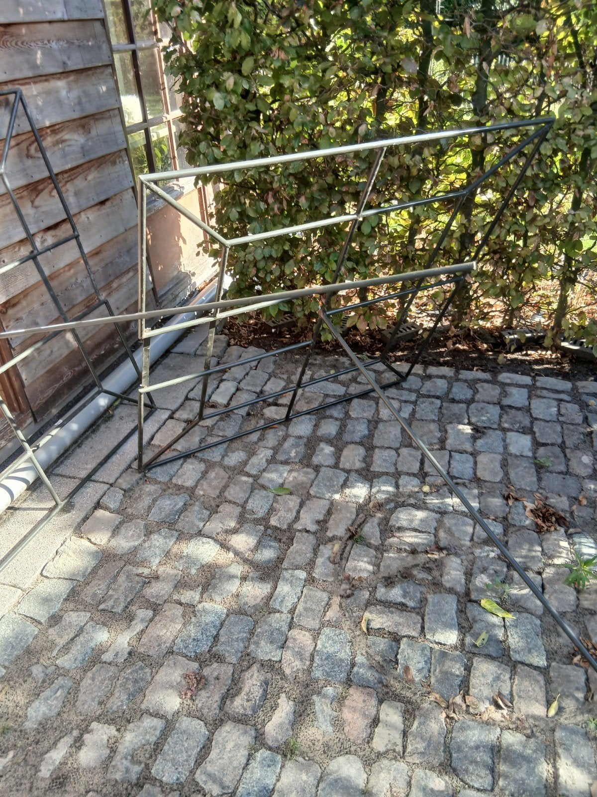 metalen rek voor leibomen, Tuin en Terras, Ophalen, Bloeit niet, Halfschaduw, Overige soorten