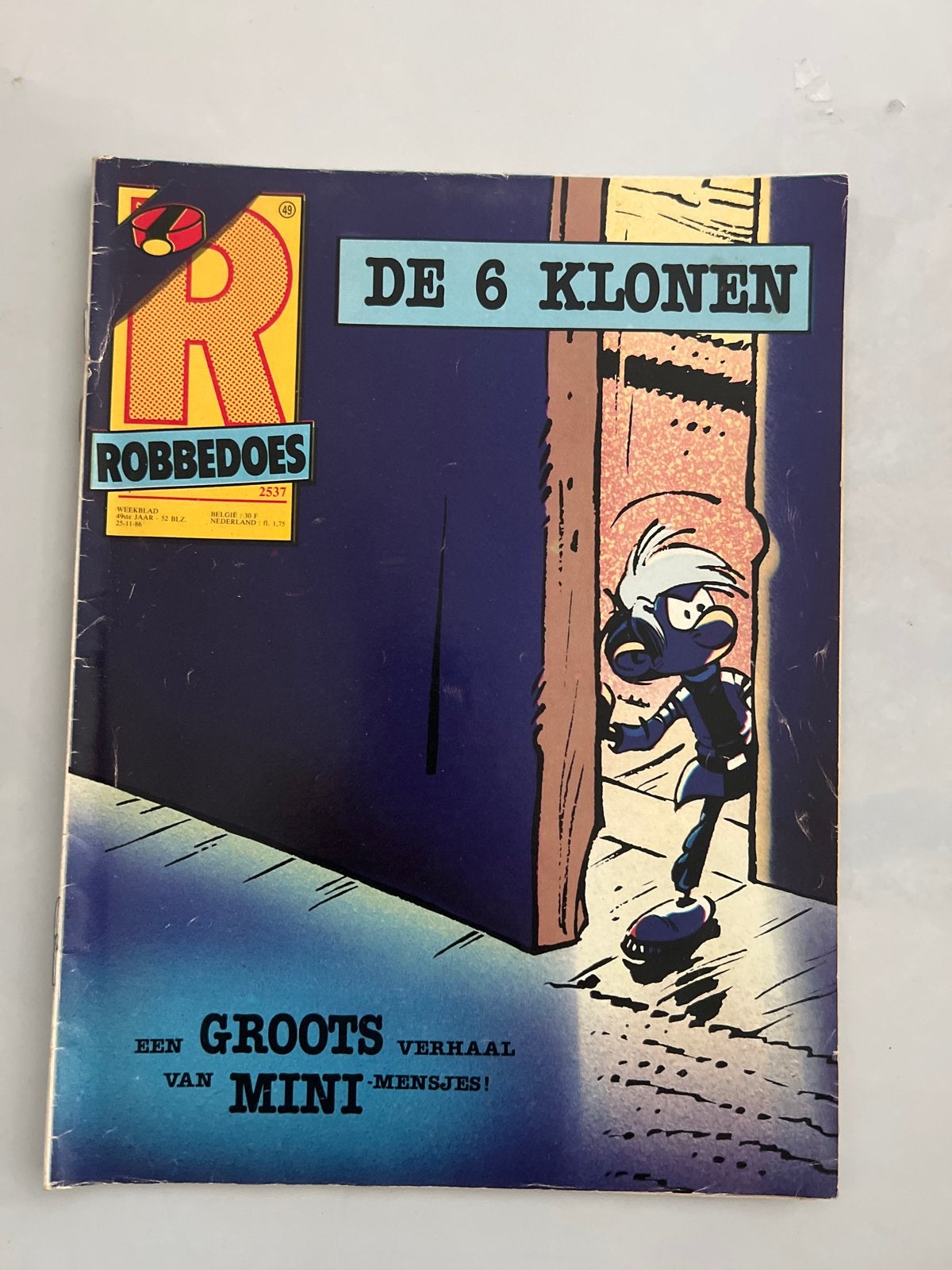 Robbedoes 2537: De 6 Klonen - Een Groots Verhaal, Eén stripboek, Ophalen of Verzenden, Gelezen