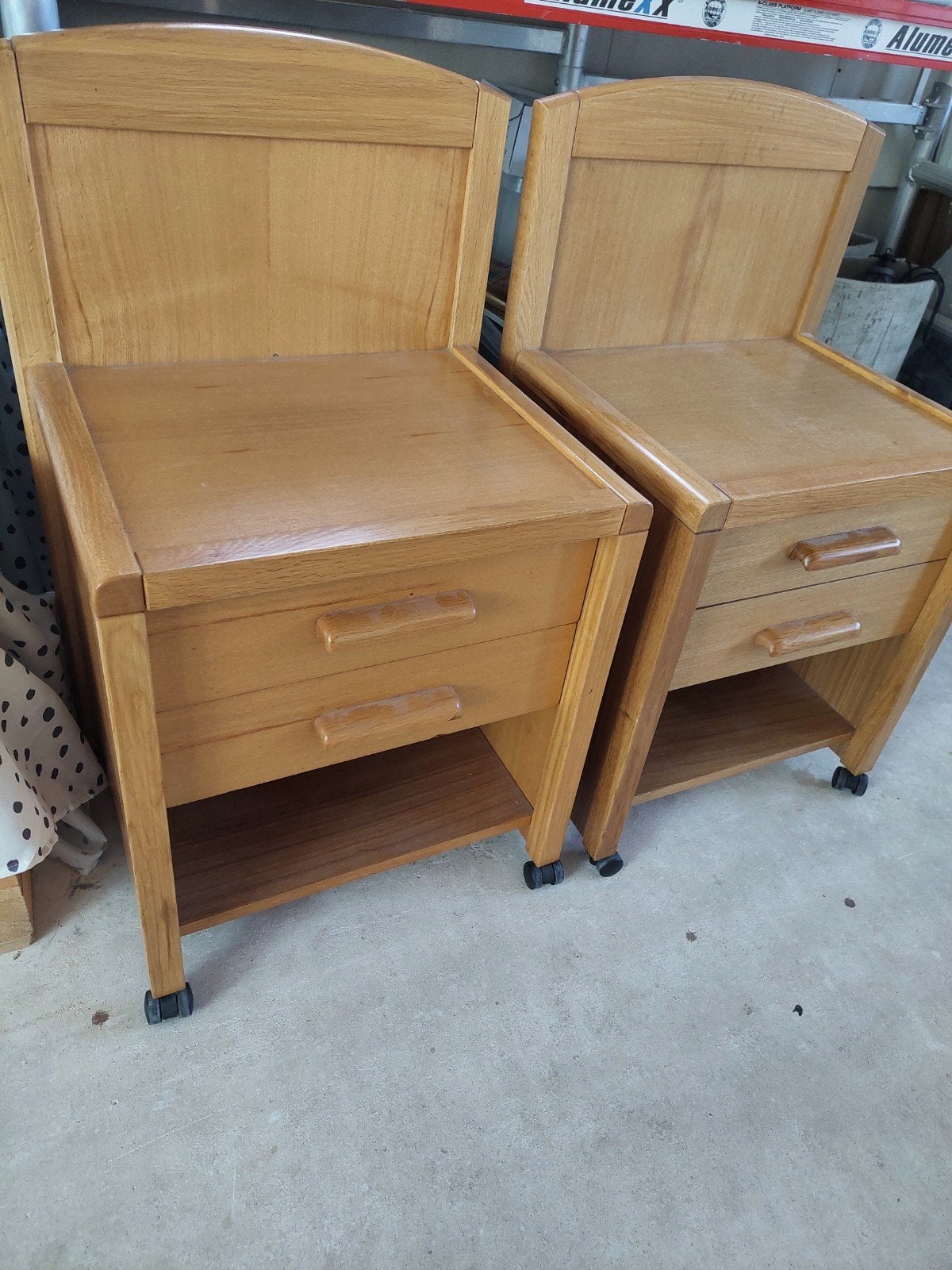 2 eiken nachtkastjes, Huis en Inrichting, Slaapkamer | Nachtkastjes, Ophalen, Zo goed als nieuw, Minder dan 45 cm