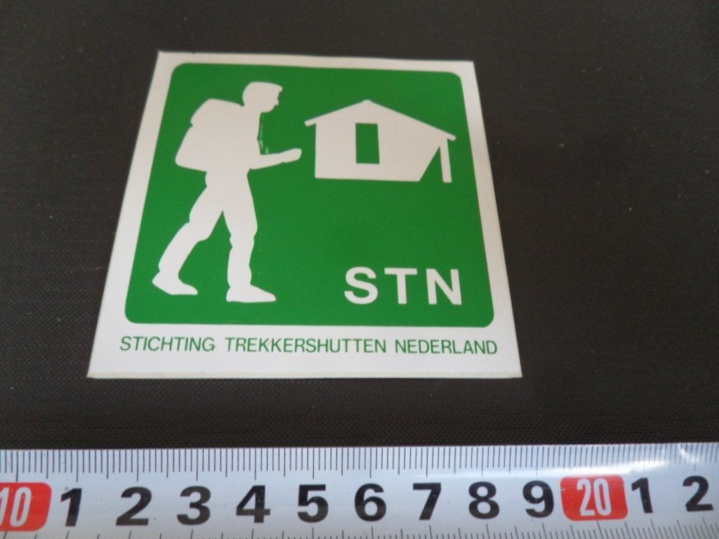 sticker STN  Stichting Trekkershutten Nederland, Ophalen, Zo goed als nieuw