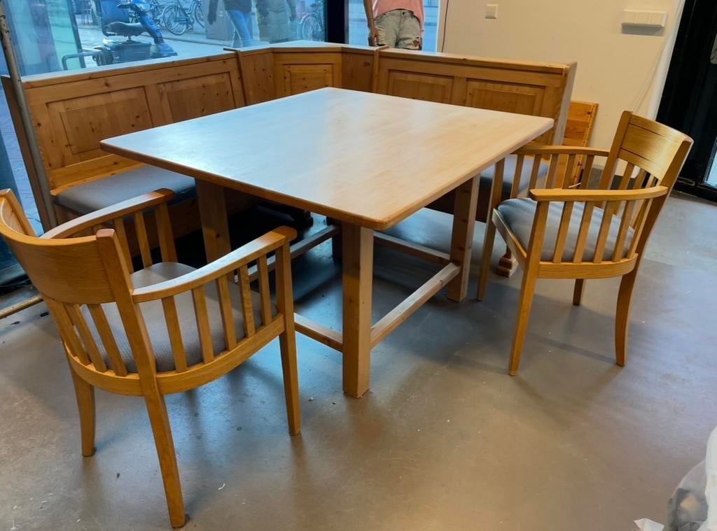 Massief oostenrijkse zwitserse eethoek 2x klepbank 2x stoel, Ophalen, Gebruikt