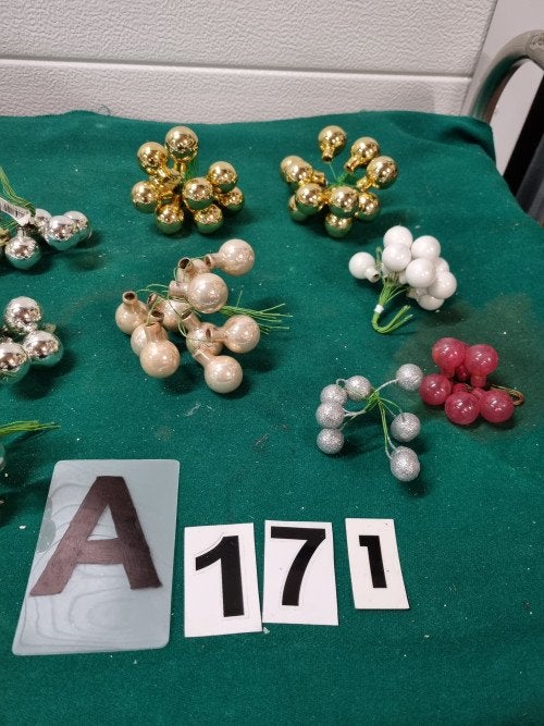 - kerstballen bosjes op draad, Ophalen of Verzenden, 'T Olde Gre-j, Info@toldegrej.nl, Endepoelstraat 20f Didam