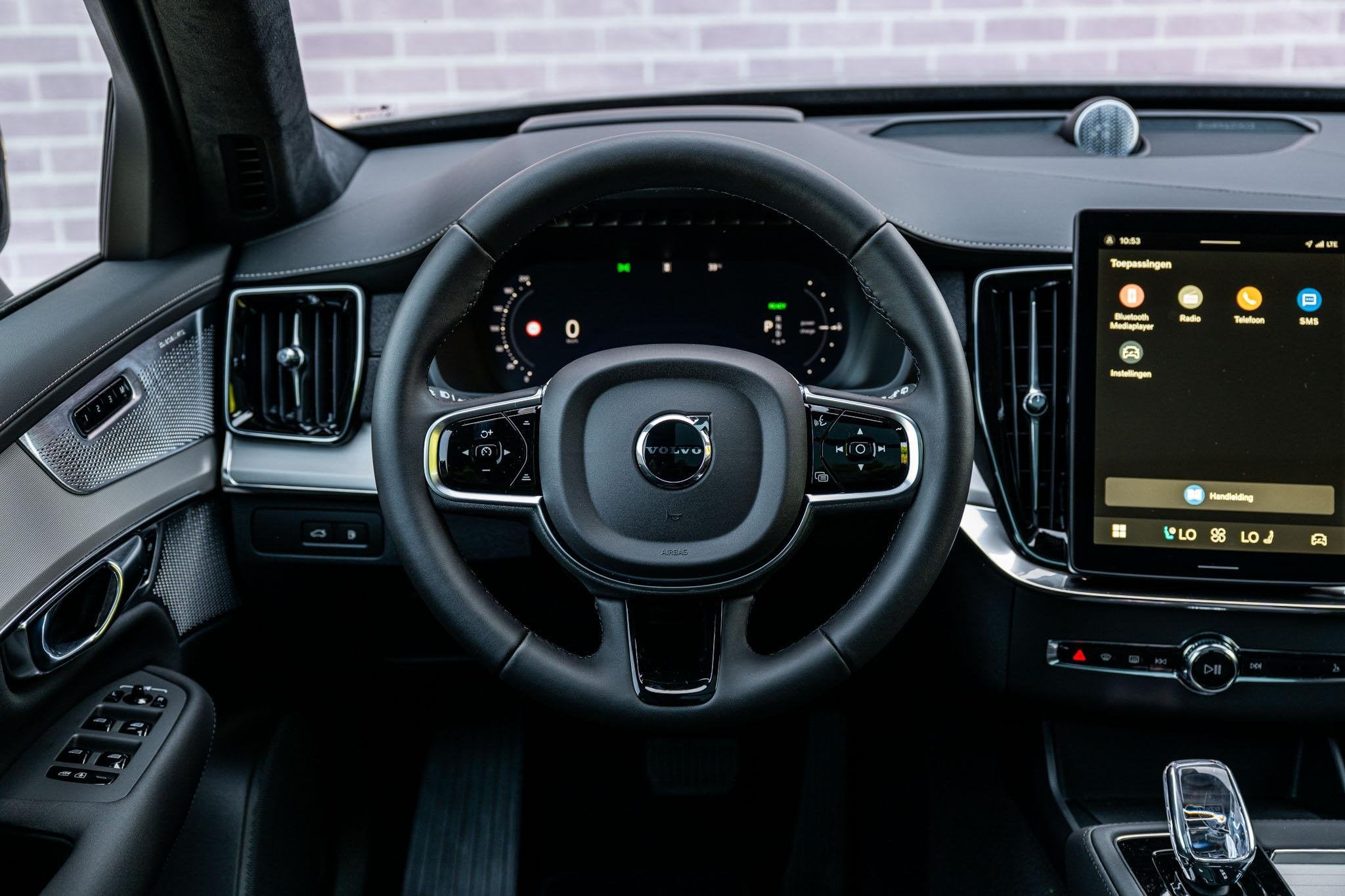 Volvo XC90 2.0 T8 Plug-in hybrid AWD Ultra Dark Exec. Ed. |, Euro 6, Hybride Elektrisch/Benzine, SUV of Terreinwagen, Te koop