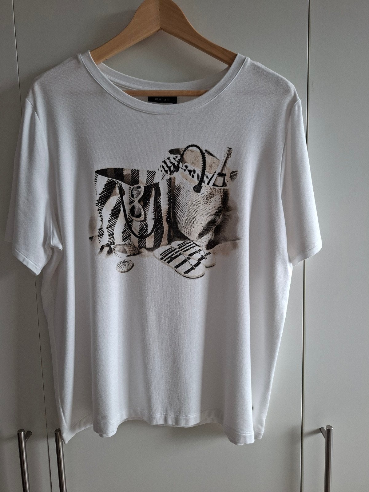 Monari t- shirt maat 42 wit met  opdruk, Wit, Maat 42/44 (L), Ophalen of Verzenden, Zo goed als nieuw
