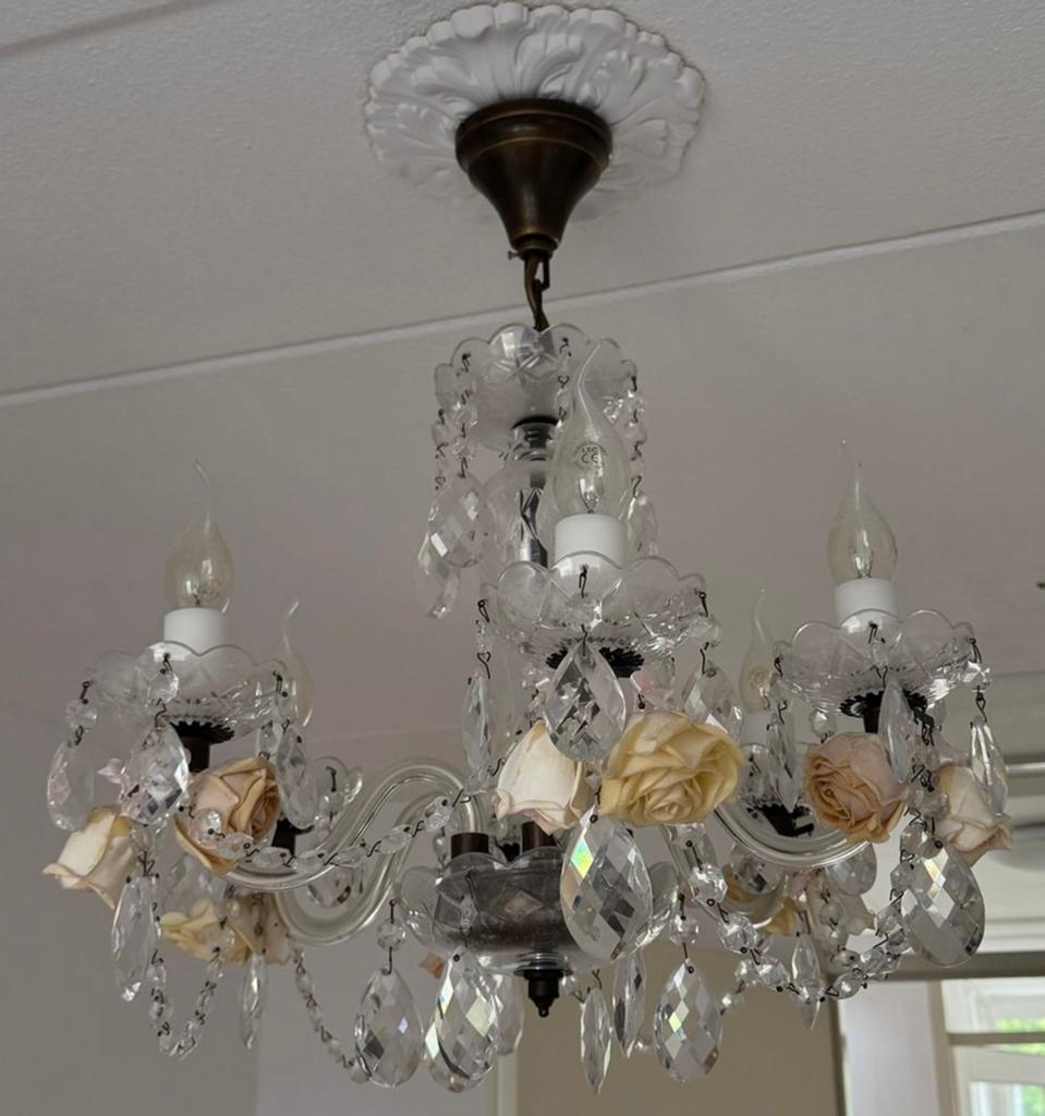 Drie Prachtige Kristallen Kroonluchters met Rozen, Ophalen, Zo goed als nieuw, Glas