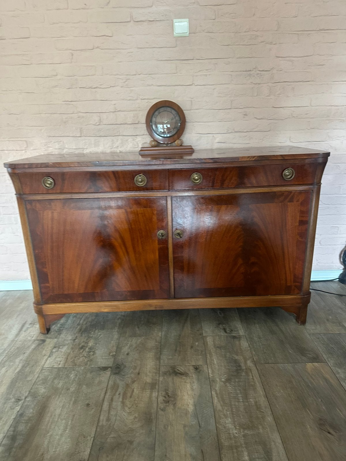 Antiek  dressoir, Ophalen