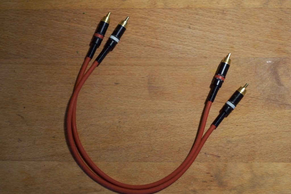 Van Den Hul C5 Hybrid RCA Interlink, Ophalen of Verzenden, Zo goed als nieuw, Minder dan 2 meter, Interlink-kabel