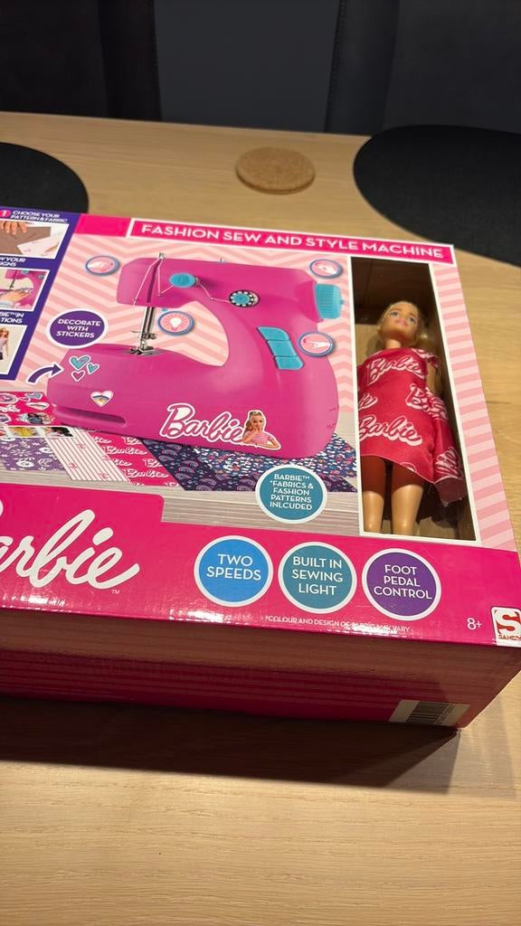 Barbie naaimachine 2 x gebruikt bij oma, Ophalen of Verzenden, Zo goed als nieuw, Meerdere media
