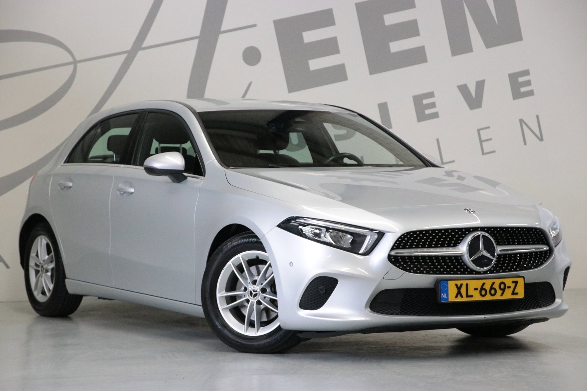 Mercedes-Benz A-klasse 180 Trekhaak/ Widescreen, 136 pk, Gebruikt, 4 cilinders, Bedrijf