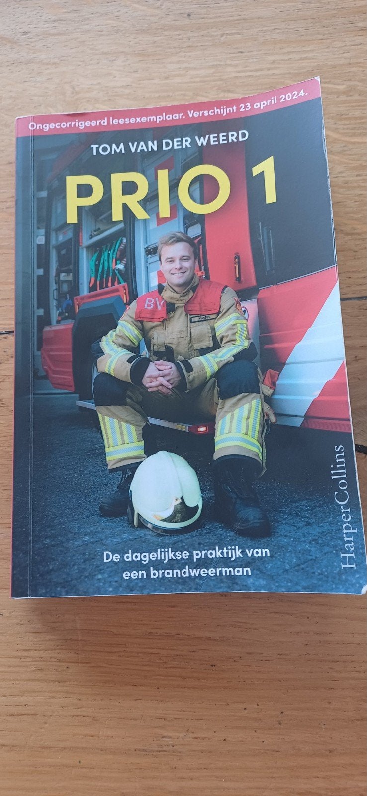 Boek Prio 1 Tom van der Weerd, Gelezen, Ophalen of Verzenden, Tom van der weerd, Nederland