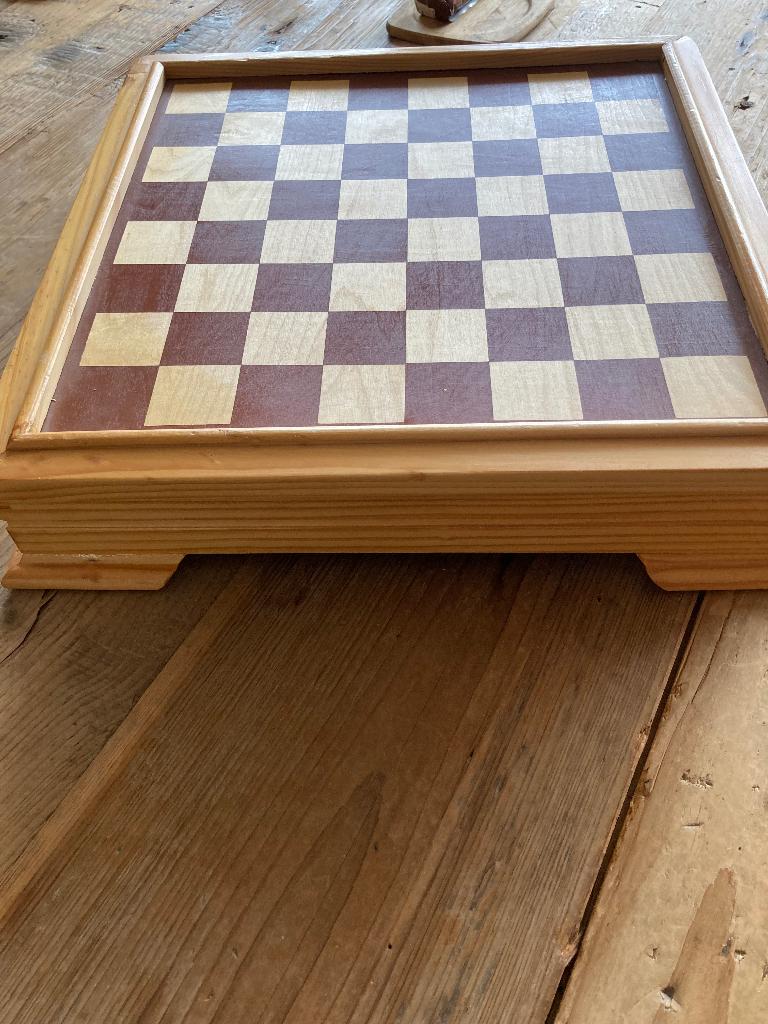 Spellenbox nieuw in houten box, Hobby en Vrije tijd, Gezelschapsspellen | Bordspellen, Onbekend, Nieuw, Ophalen of Verzenden, Drie of vier spelers