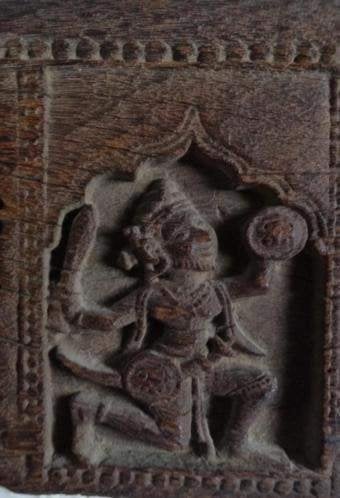 HINDOESTAANSE KUNST * UITGESNEDEN FIGUREN In Hout *, Houtsnijwerk, Ophalen of Verzenden, Handgemaakt, 1 meter - 2 meter