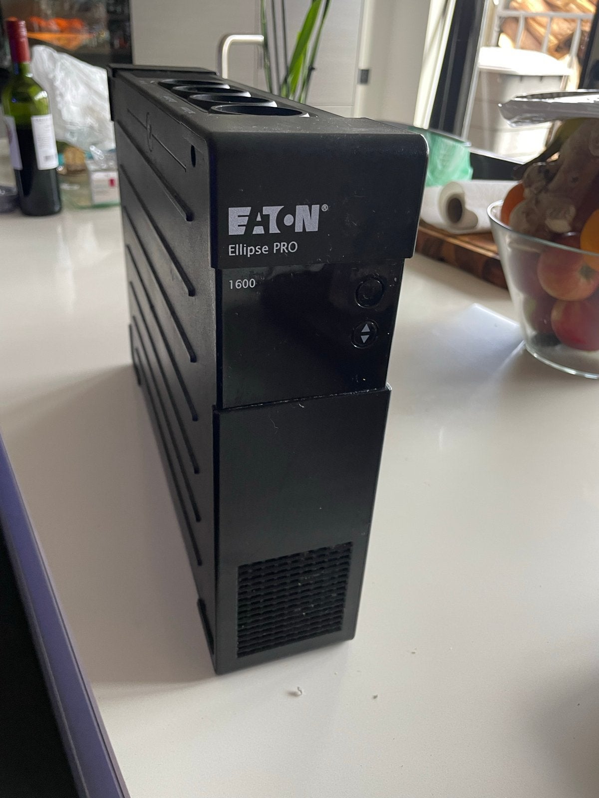 Eaton Ellipse PRO 650-1600VA, Computers en Software, Ophalen of Verzenden, Zo goed als nieuw