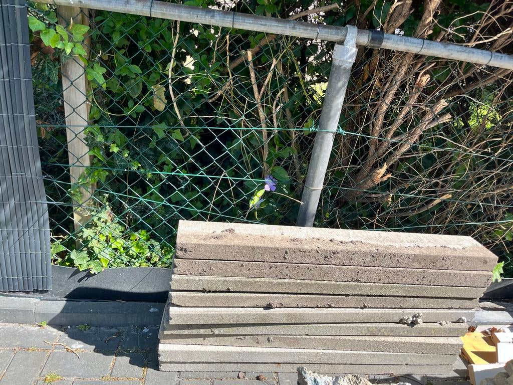 Gratis betonnen opsluitbanden, Tuin en Terras, Tegels en Klinkers, Ophalen, Gebruikt, Minder dan 5 m², Beton
