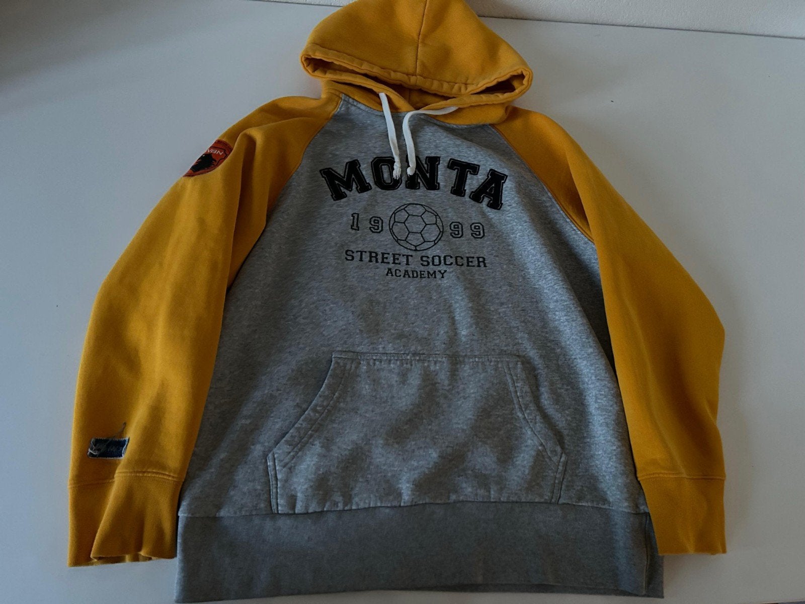 Monta Hoodie Geel - Maat XL, Ophalen of Verzenden, Gedragen, Monta