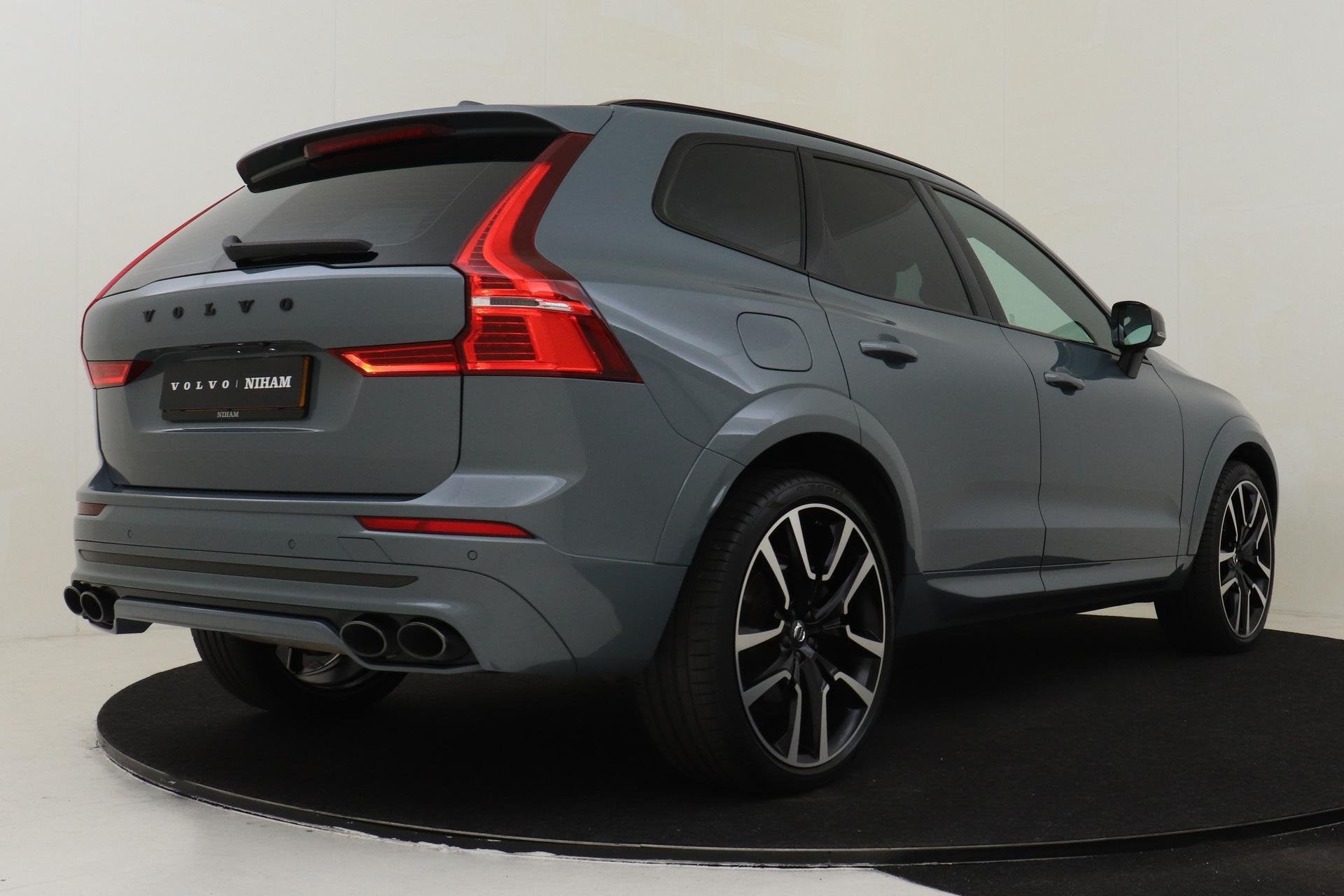 Volvo XC60 T6 PLUG-IN HYBRID AWD PLUS DARK *HEICO BODYKIT!*, Automaat, 12 maanden, Stof, Gebruikt