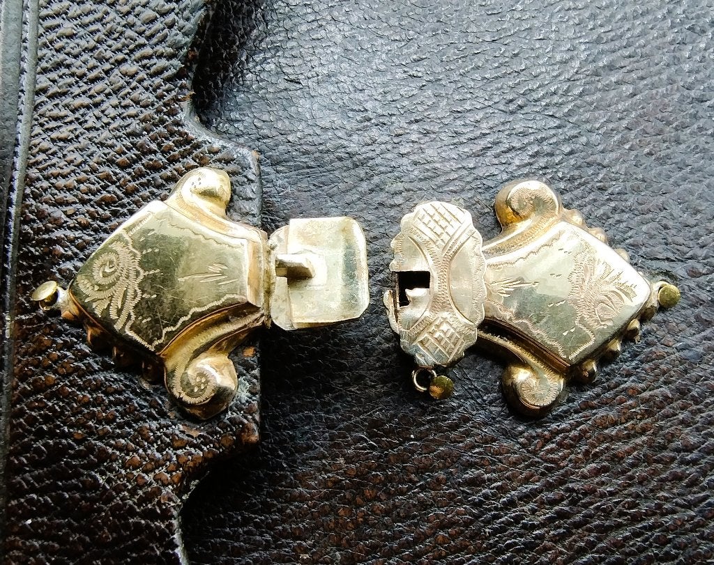 Bijbel met gouden slot, 19e eeuws, Antiek en Kunst, Antiek | Boeken en Bijbels, Verzenden, Bijbel