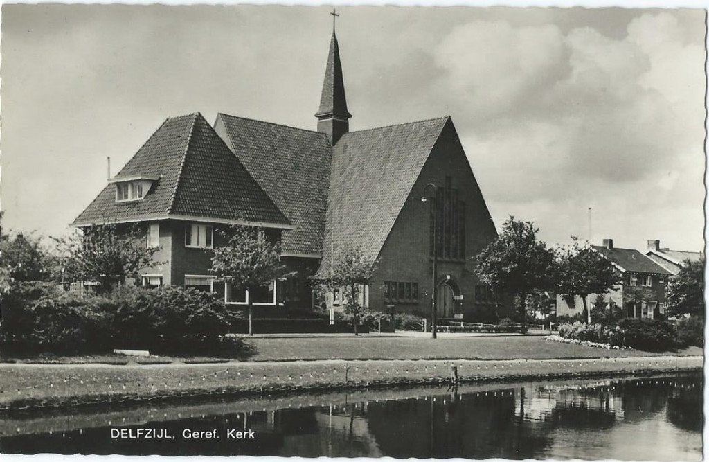 Ansichtkaart DELFZIJL   Geref. Kerk, Ophalen of Verzenden, 1960 tot 1980, Ongelopen, Groningen