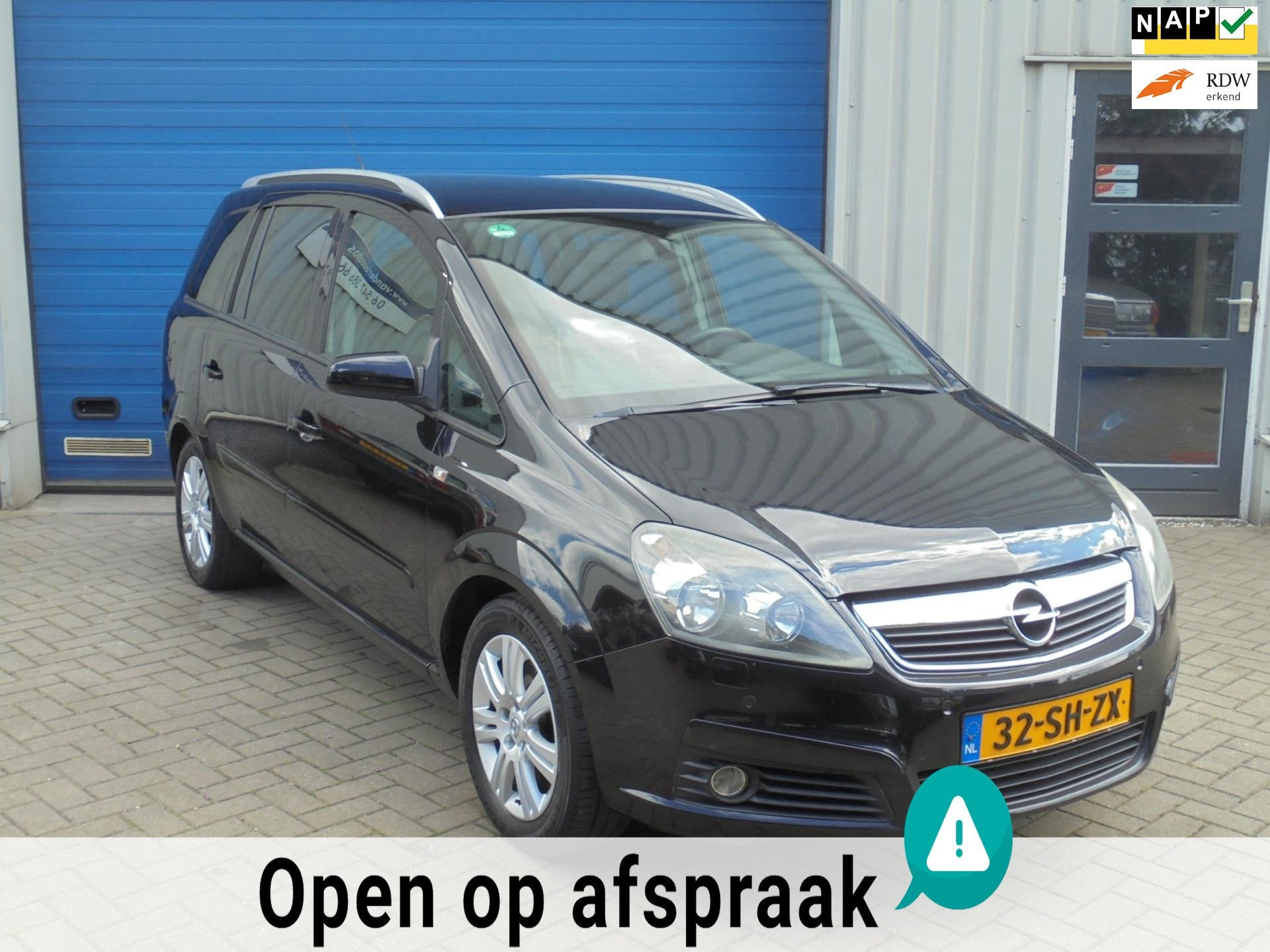 Opel Zafira 2.2 Cosmo AUTOMAAT 7 PERSOONS, Auto's, Opel, Gebruikt, Zwart, 4 cilinders, 150 pk