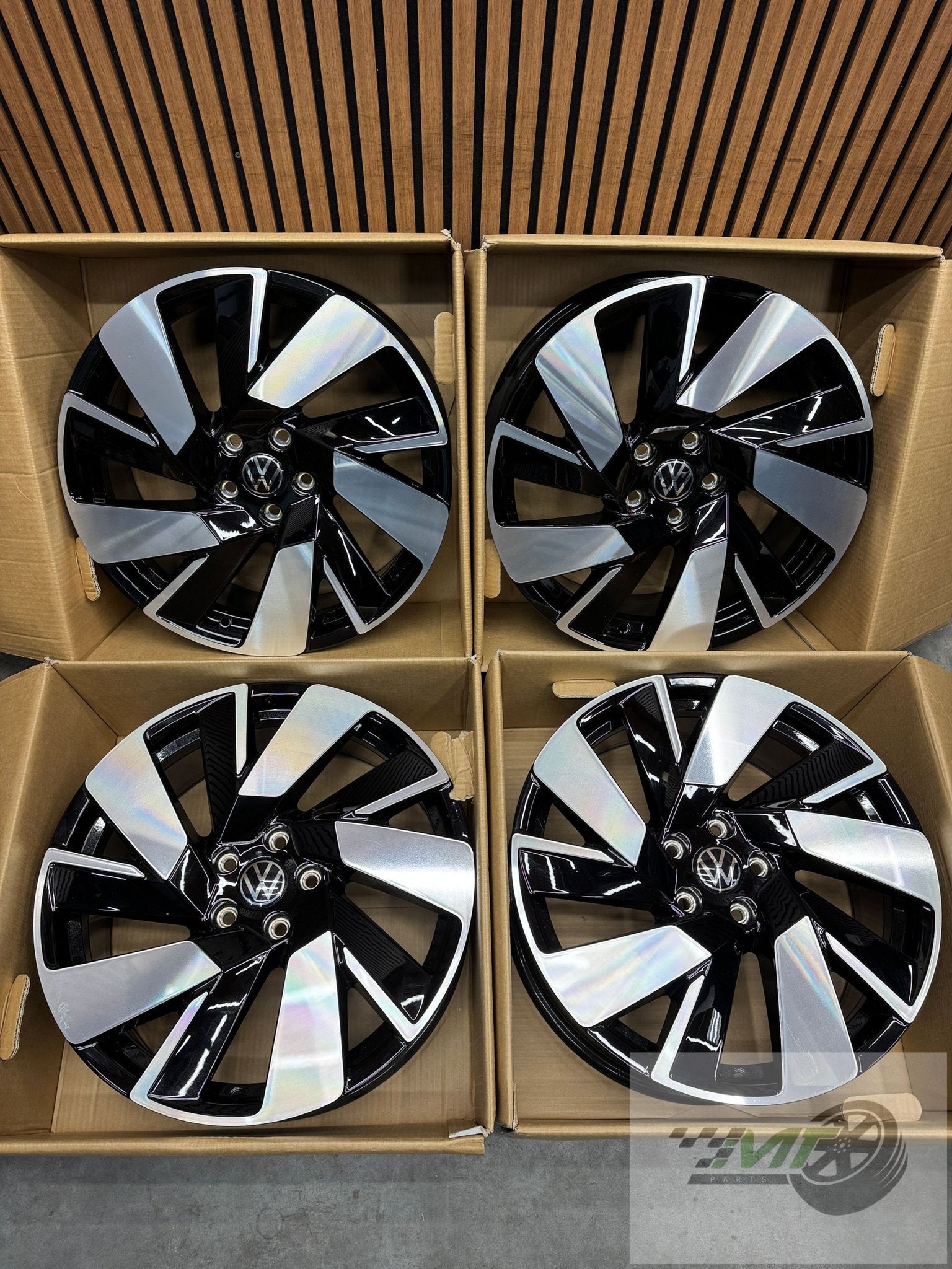 19" Vw Tiguan Tayron T-Roc TRoc misano suzuka york leeds OEM, Auto-onderdelen, Banden en Velgen, 19 inch, Gebruikt, Velg(en), -