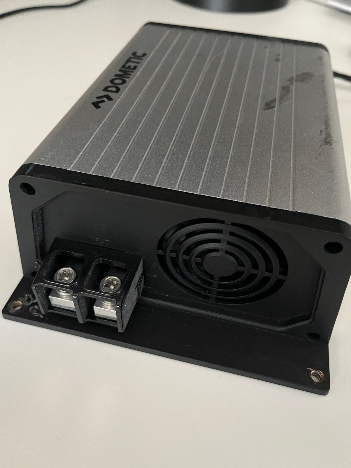 Dometic DCC 12V 20A DC Laadomvormer, Ophalen of Verzenden, Gebruikt