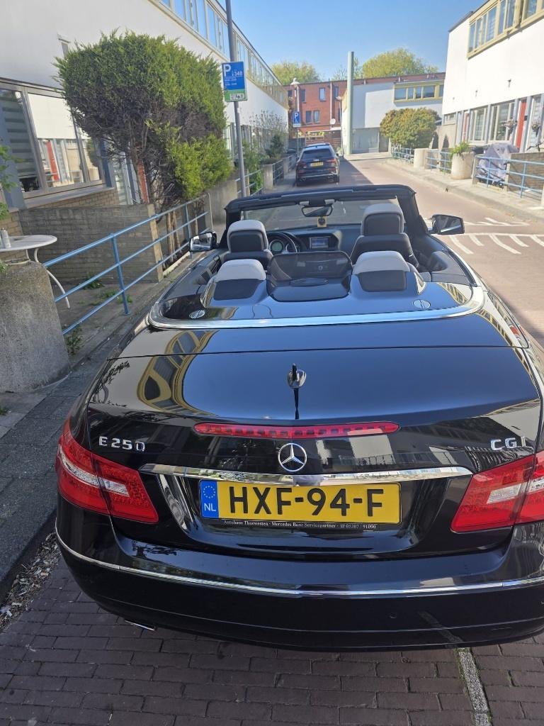 Mercedes-Benz E-Klasse  E250 CGI Cabriolet AUT 2010 Zwart, Auto's, Automaat, Achterwielaandrijving, 1800 kg, Cabriolet