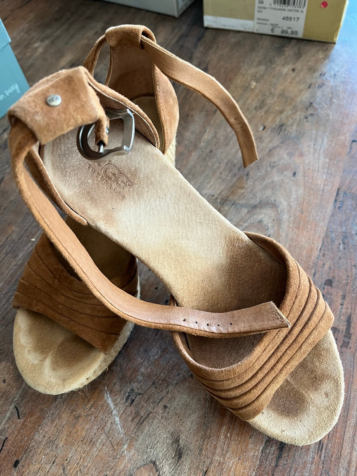 UGG Australia Sandalen met sleehak - Maat 38, Kleding | Dames, Schoenen, Gedragen, Sandalen of Muiltjes, Beige, Ophalen of Verzenden