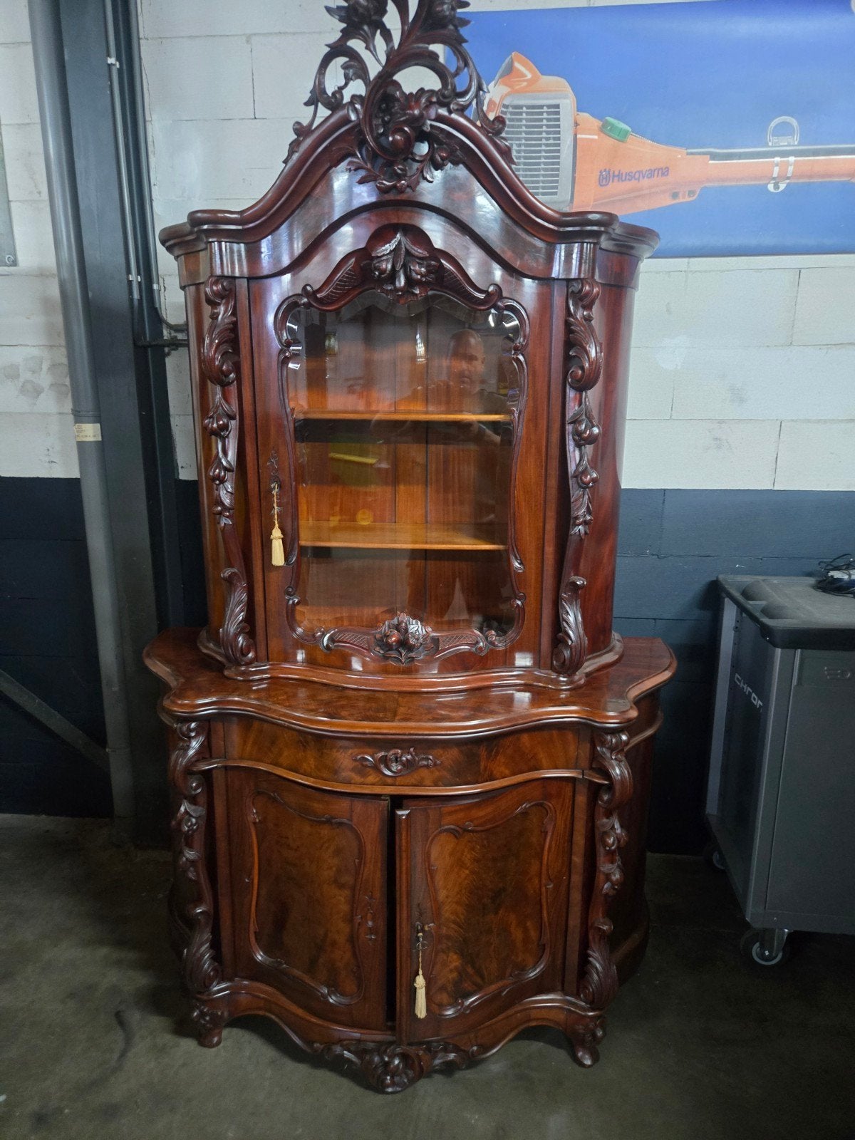 Bonheur buffetkast    Horrix Vitrinekast, Antiek en Kunst, Ophalen