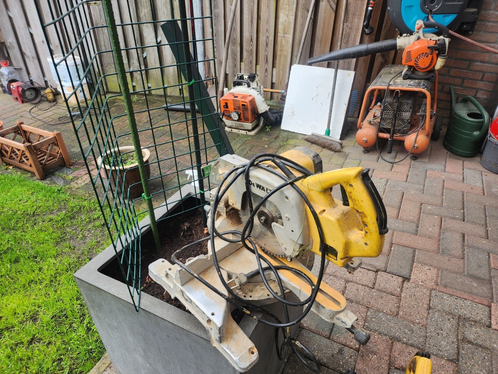 Dewalt afkortzaag werkt goed bel, Ophalen of Verzenden, Zo goed als nieuw, Afkortzaag, 30 tot 70 mm