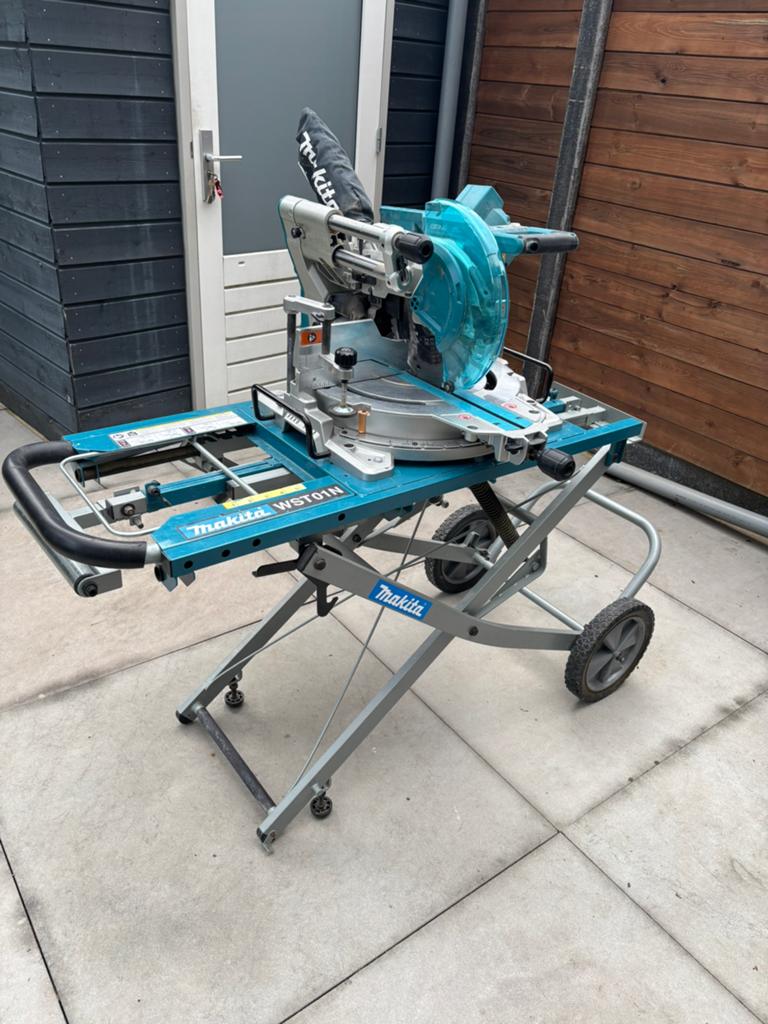Makita DLS111 Accu Afkortzaag met WST01N Onderstel, Doe-het-zelf en Verbouw, Ophalen, 70 mm of meer, Zo goed als nieuw, Afkortzaag
