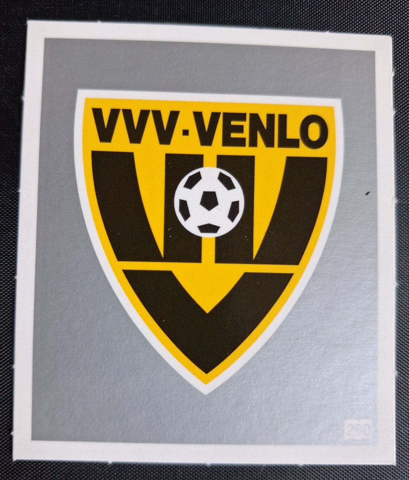 VVV Venlo half elftal sticker, Ophalen of Verzenden, Nieuw, Sport