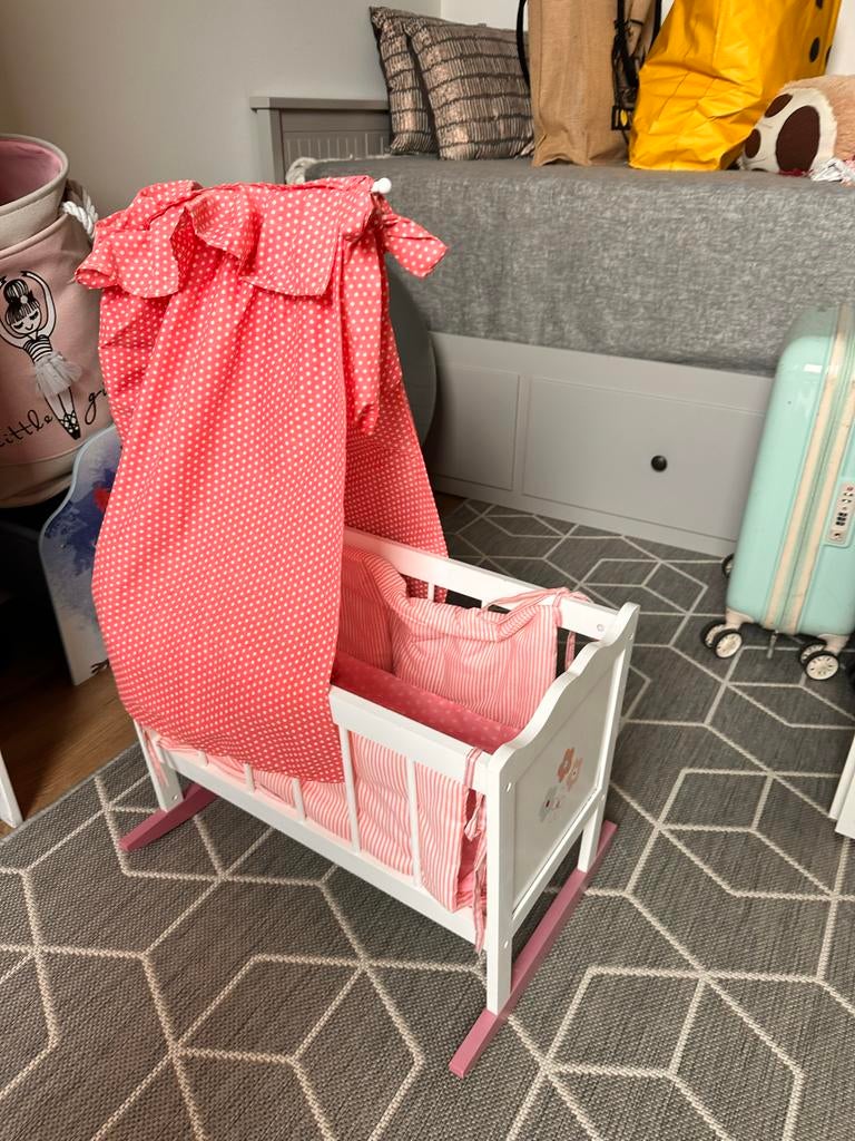Poppen bedje met poppen accessoires, Kinderen en Baby's, Speelgoed | Poppen, Ophalen, Gebruikt, Overige typen