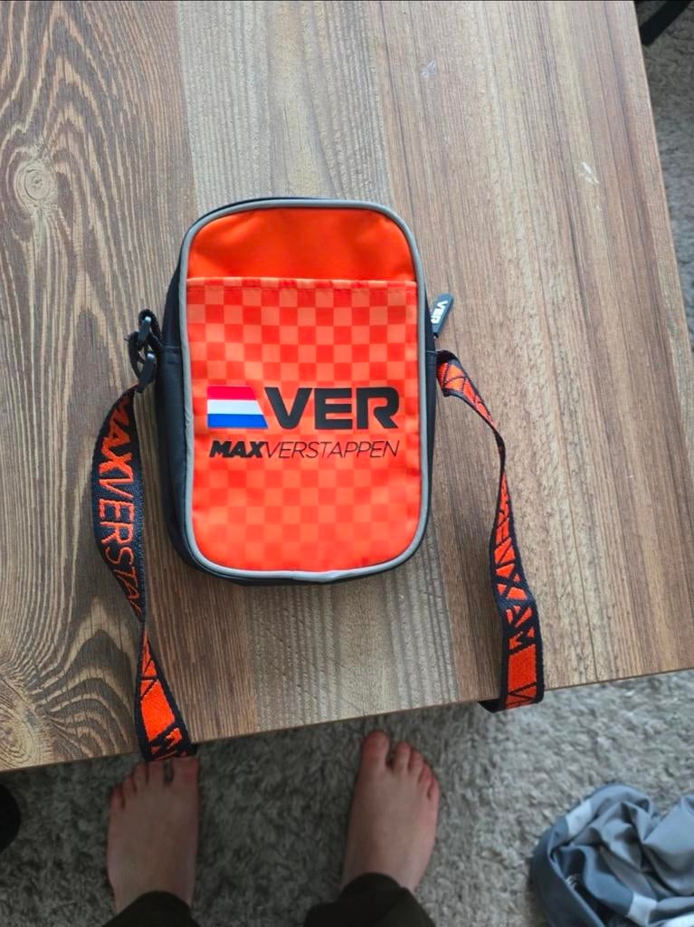 Max Verstappen Schoudertas - Nooit Gebruikt!, Sieraden, Tassen en Uiterlijk, Ophalen of Verzenden, Nieuw, Oranje, Overige merken
