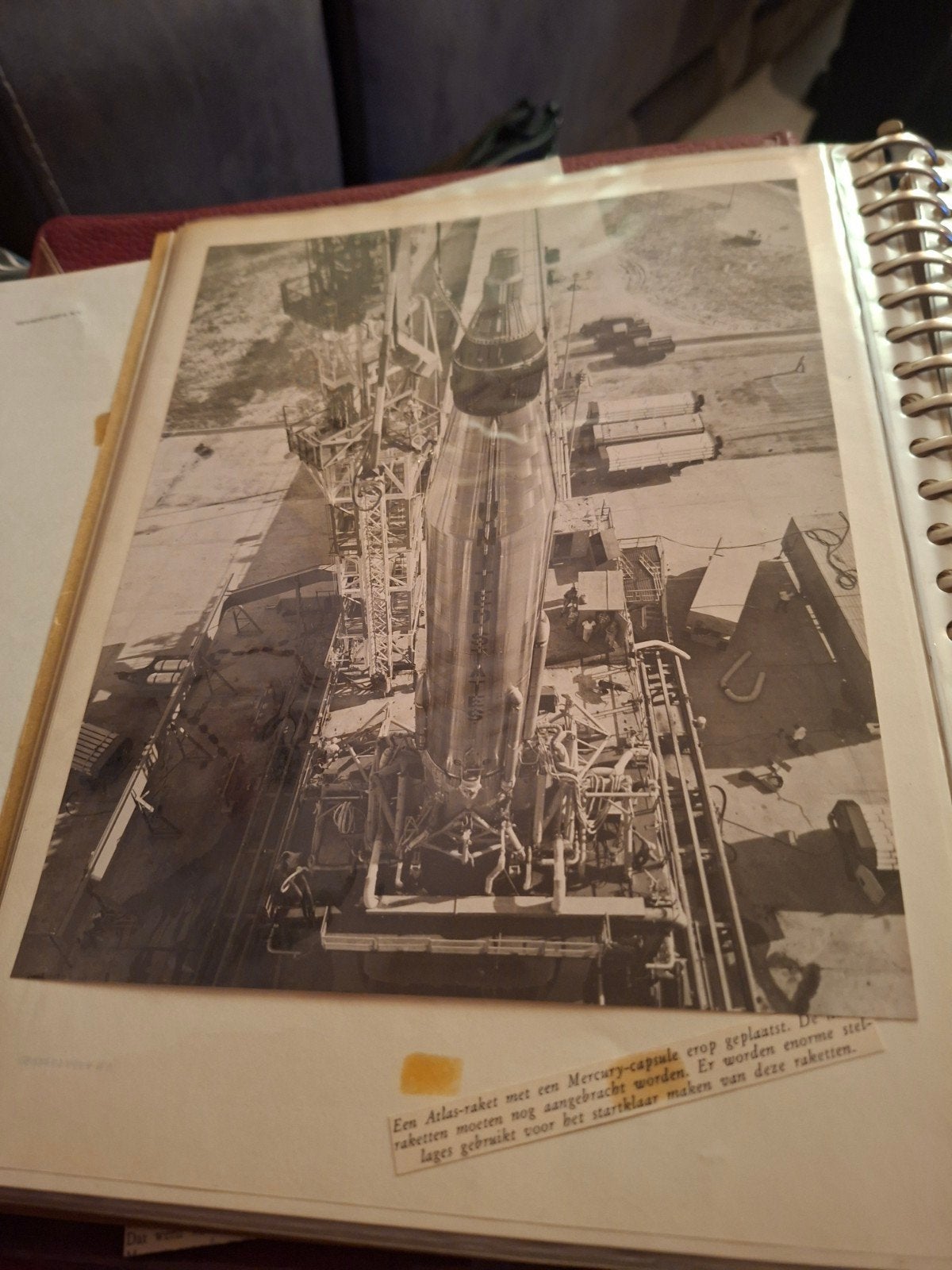 Historische foto: Atlas-raket met Mercury-capsule, Boeken, Niet van toepassing, Beta, Ophalen, Onbekend