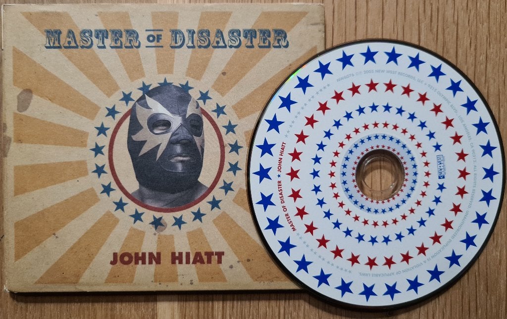 JOHN HIATT - Master of disaster ( SACD ), Ophalen of Verzenden, Zo goed als nieuw, Singer-songwriter, Digipak
