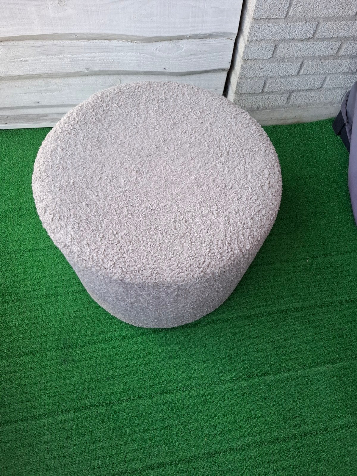 schitterende boucle/teddy poef, Ophalen, Rond, Minder dan 50 cm, Zo goed als nieuw