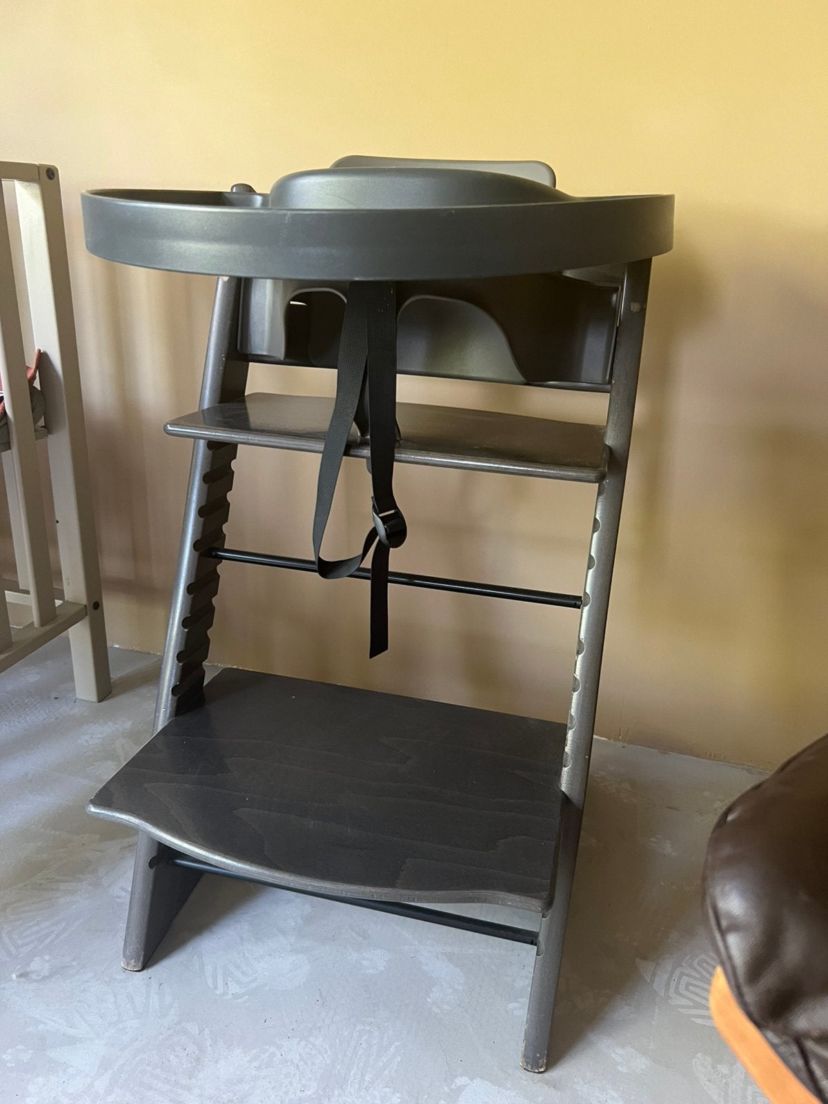 Stokke Tripp Trapp Hazy Grey set baby + dienblad, Ophalen, Gebruikt, Meegroeistoel