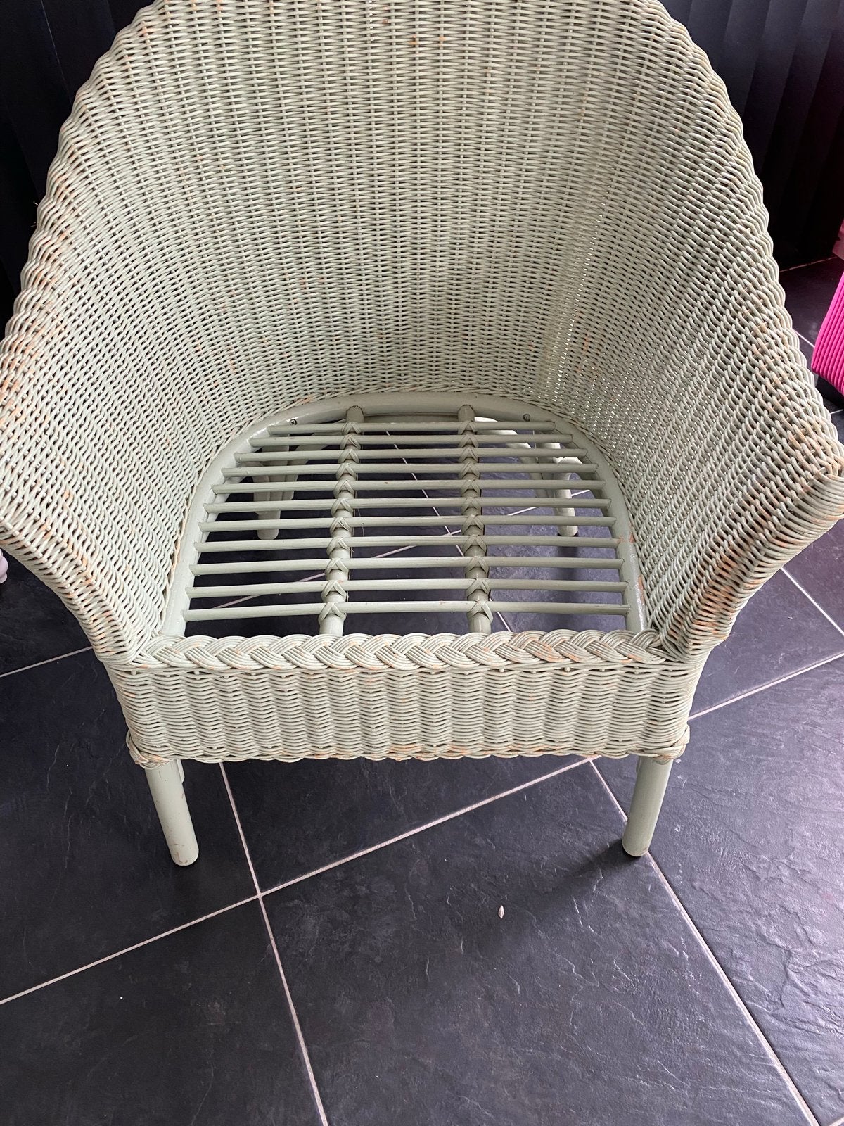 Rotan rieten stoel in zacht groen, Huis en Inrichting, Stoelen, Ophalen, Gebruikt, Overige kleuren, Riet of Rotan