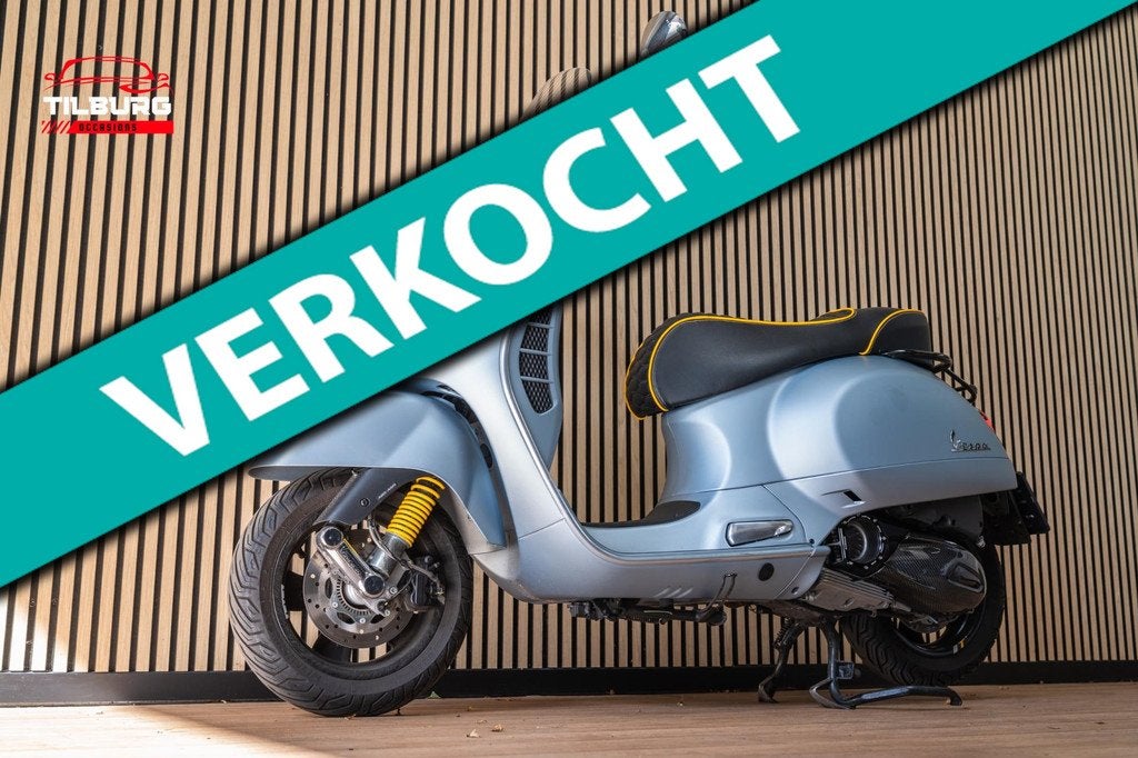 Vespa Scooter GTS 300 | 2021 | Akrapovic | CARBON |LED |, Scooter, Galjoenstraat
5017CL  Tilburg , NL, Bedrijf, Vespa