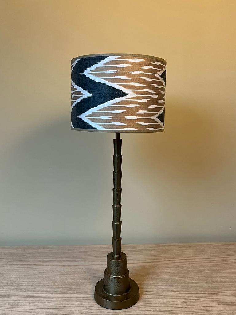 Bruine ikat lampenkap 25x18 cm - Handgemaakt - Atelier Rondé, Huis en Inrichting, Ophalen of Verzenden, Zo goed als nieuw, Rond