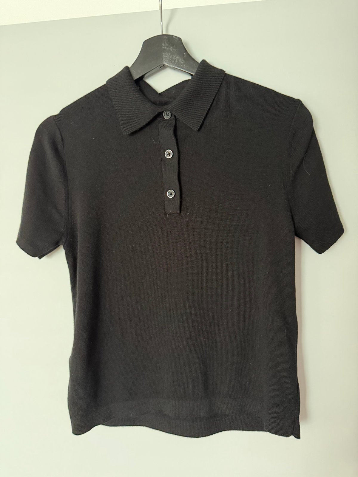 Uniqlo Zwart Gebreid Poloshirt - Maat M, Zwart, Ophalen of Verzenden, Zo goed als nieuw, Korte mouw