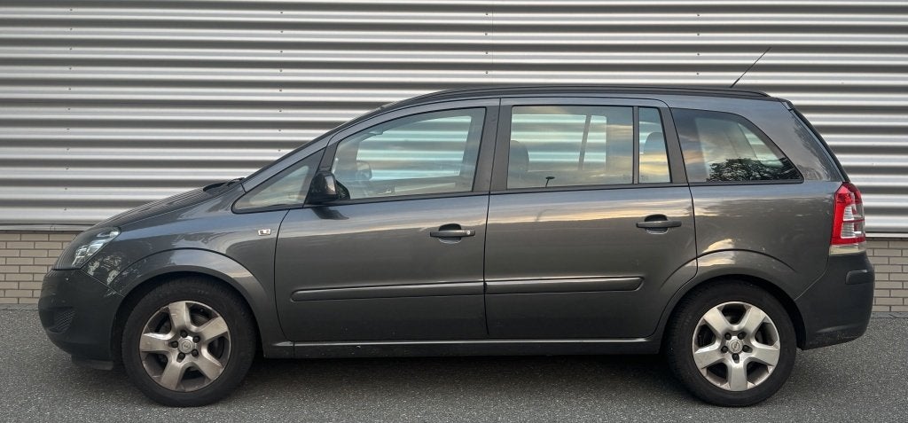 Opel Zafira 1.6 111 y. Ed. Airco, Auto's, Voorwielaandrijving, Euro 5, Gebruikt, 4 cilinders