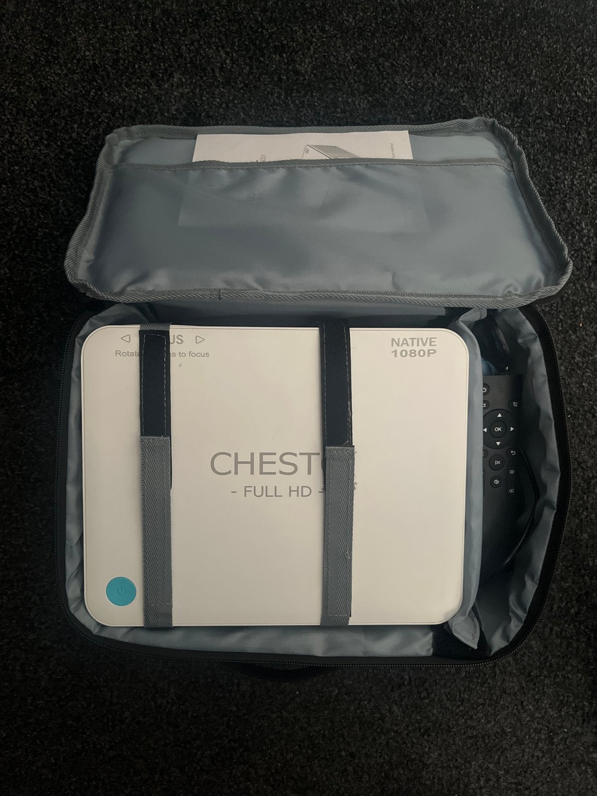 Chesto Beamer - Zo goed als nieuw, compleet met accessoires, Ophalen of Verzenden, Zo goed als nieuw, Overige technologieën, Full HD (1080)