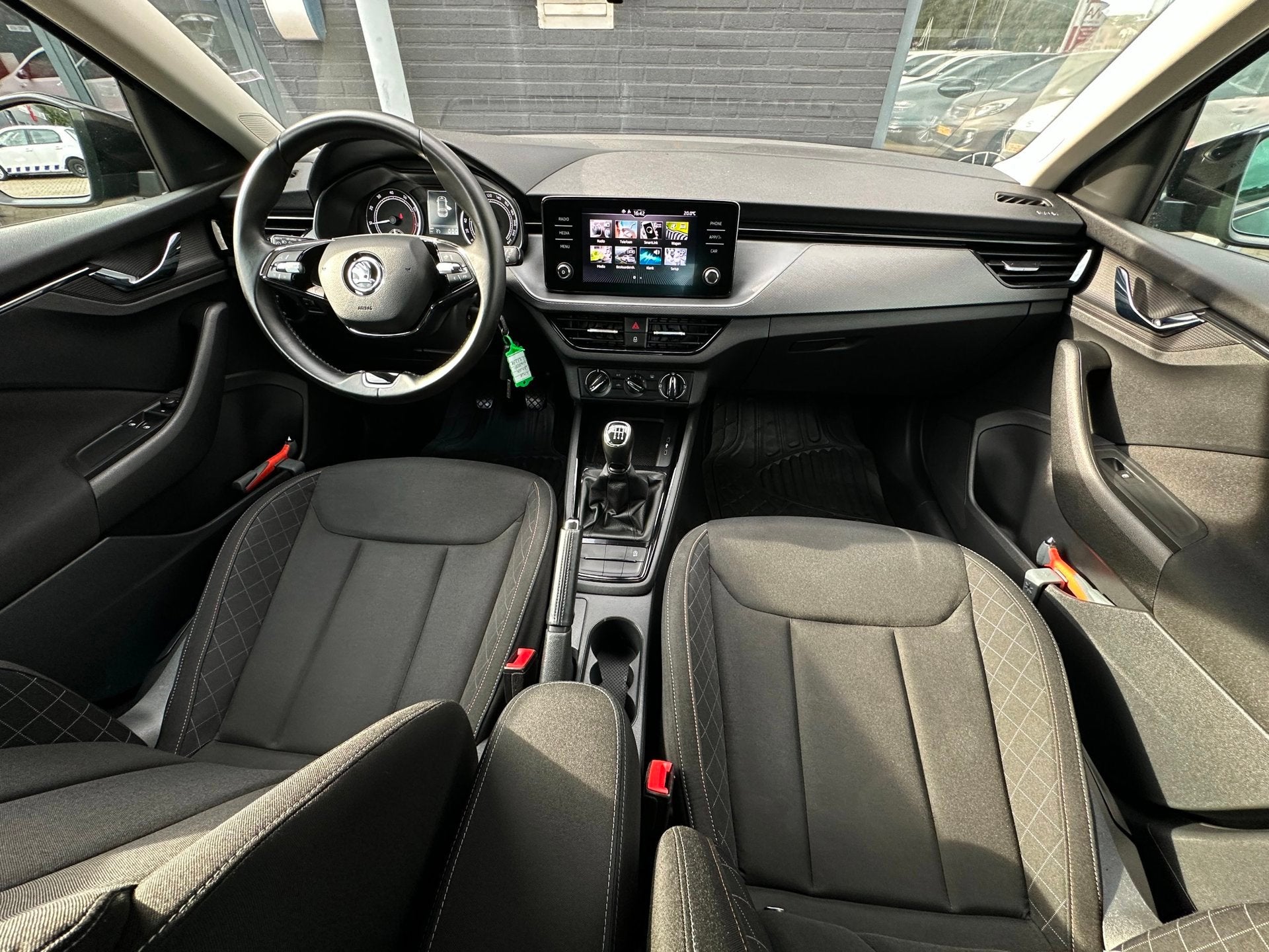 Skoda Scala 1.0 TSI Ambition/1STE EIG/APP-CONNECT/PDC/AIRCO/, Dealer onderhouden, Gebruikt, Euro 6, 610 kg