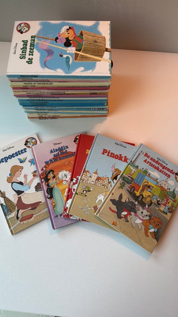 29 Disney boeken – Disney Boekenclub – als één pakket, Ophalen of Verzenden, Gelezen, Walt Disney, Sprookjes