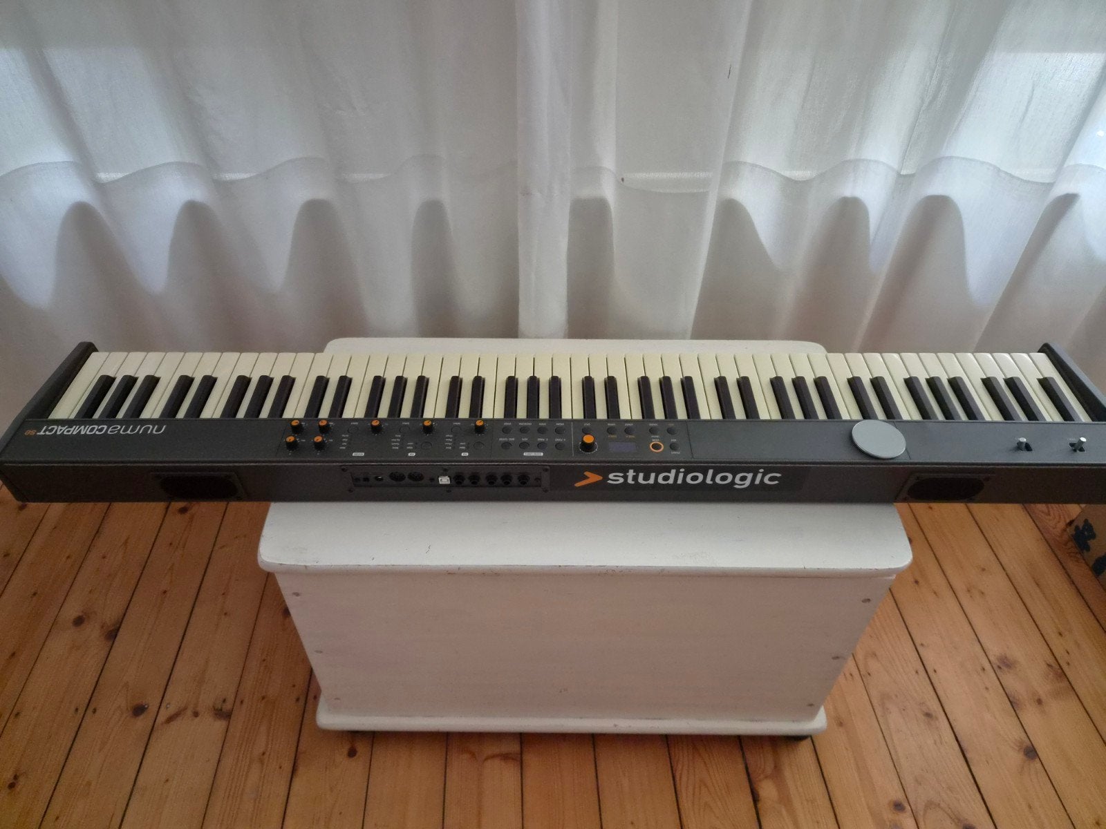 Foto 6 van Studiologic Numa Compact SE - Stage Piano met 88 toetsen